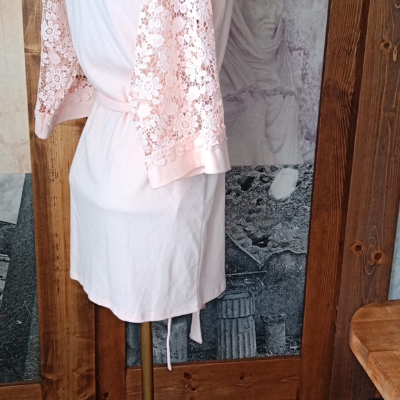 Flora Nikrooz robe - Picture 7 of 13